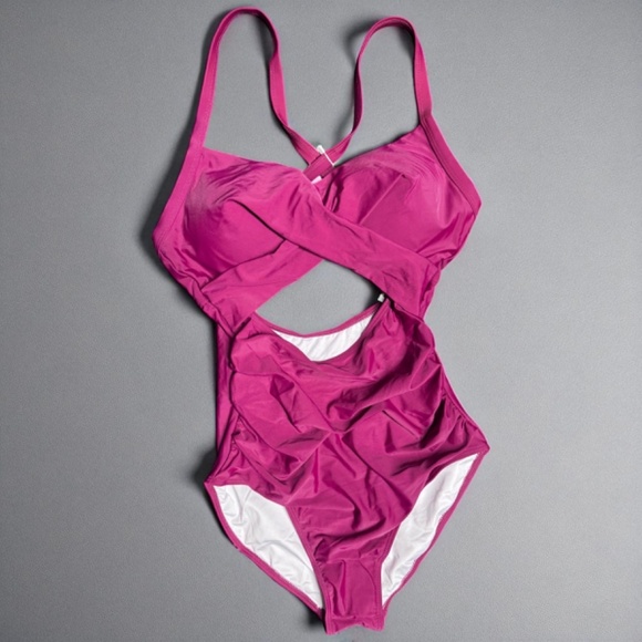 Dive into Glam: Stunning Red Wine One Piece Swimsuit - Size Small 🍷 (NWT) - Picture 3 of 10